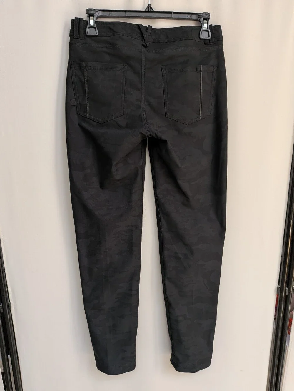 Lululemon Day Trip Boyfriend Pant Lotus Camo Black Warpstreme Size 4